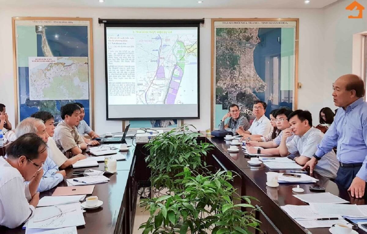 Cuộc họp thúc đẩy tiến độ đoạn cao tốc Cam Lâm - Vĩnh Hảo