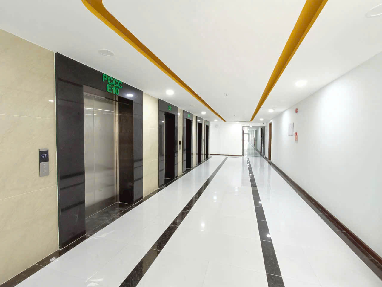 Sảnh thang máy tại căn hộ Tecco Felice Homes
